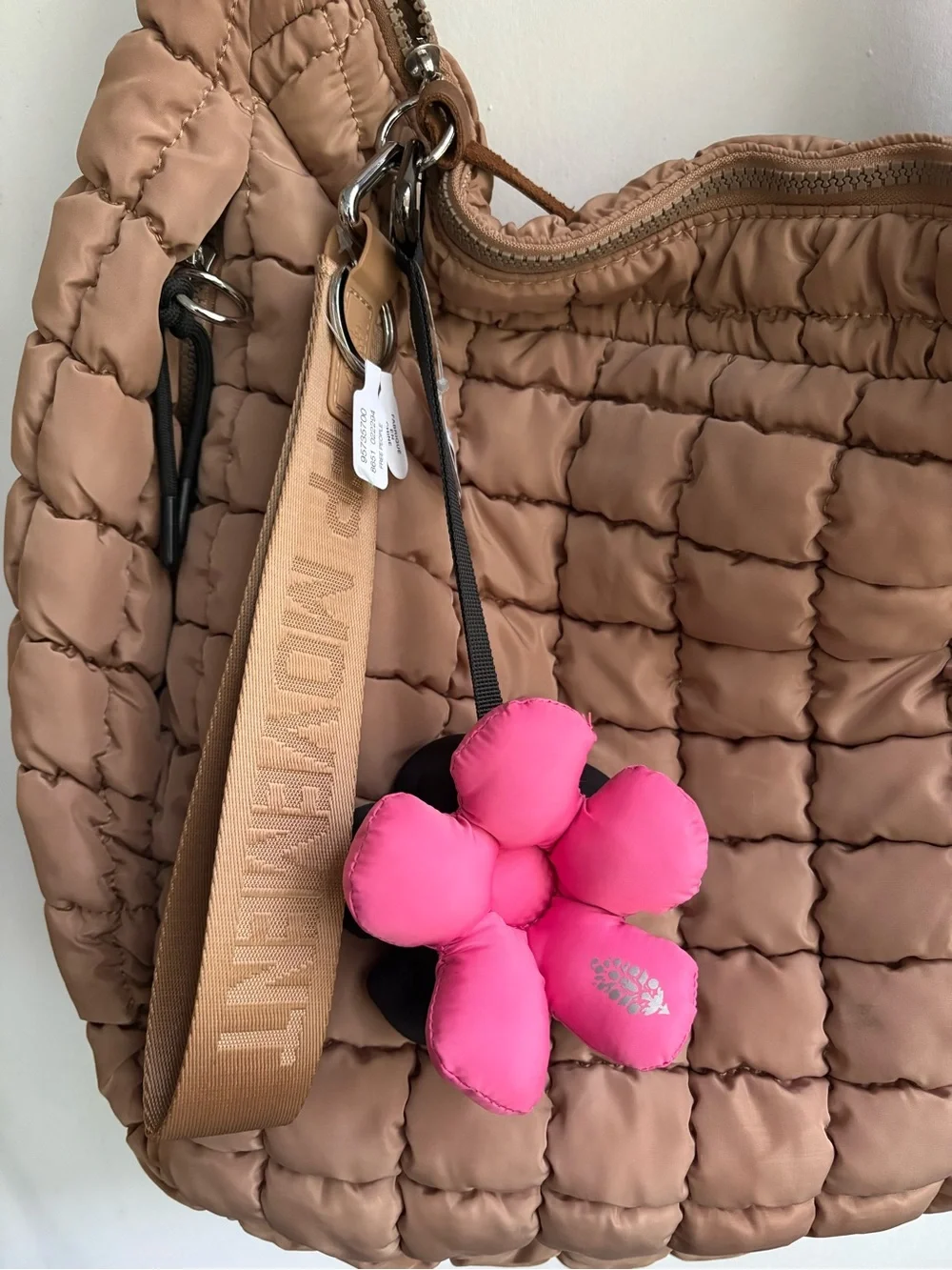 FP Movement Petal Talk Keyring 🔥 black/ bubblegum 🔥NWT!